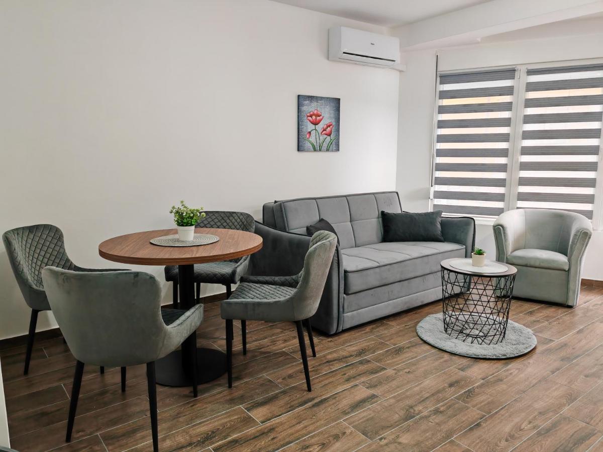 Imperial Apartment เวลิโก กราดิชเต ภายนอก รูปภาพ