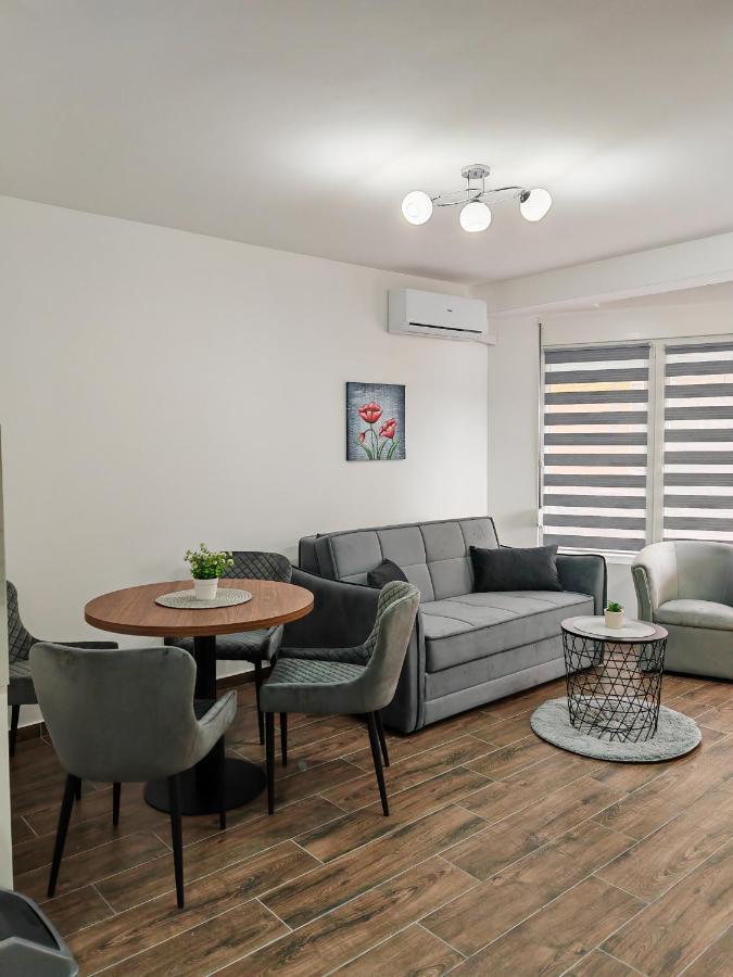 Imperial Apartment เวลิโก กราดิชเต ภายนอก รูปภาพ