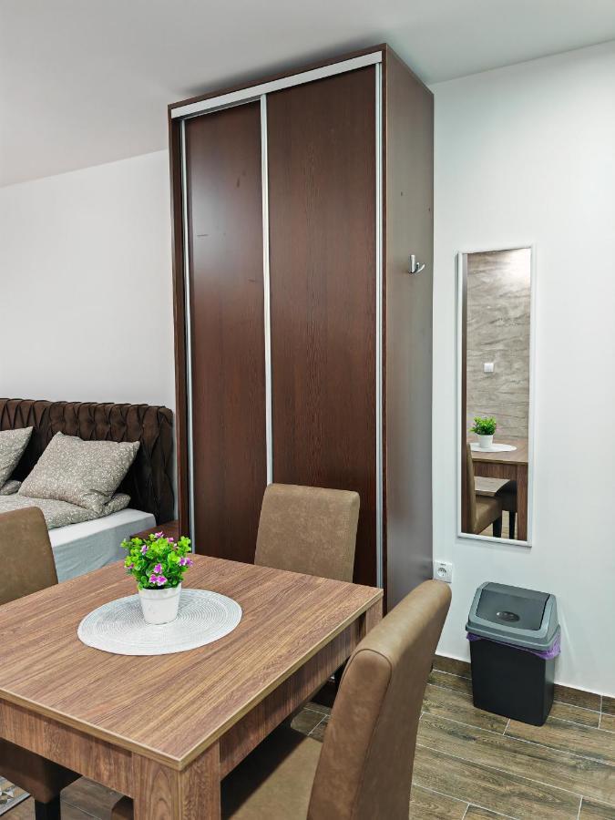 Imperial Apartment เวลิโก กราดิชเต ภายนอก รูปภาพ