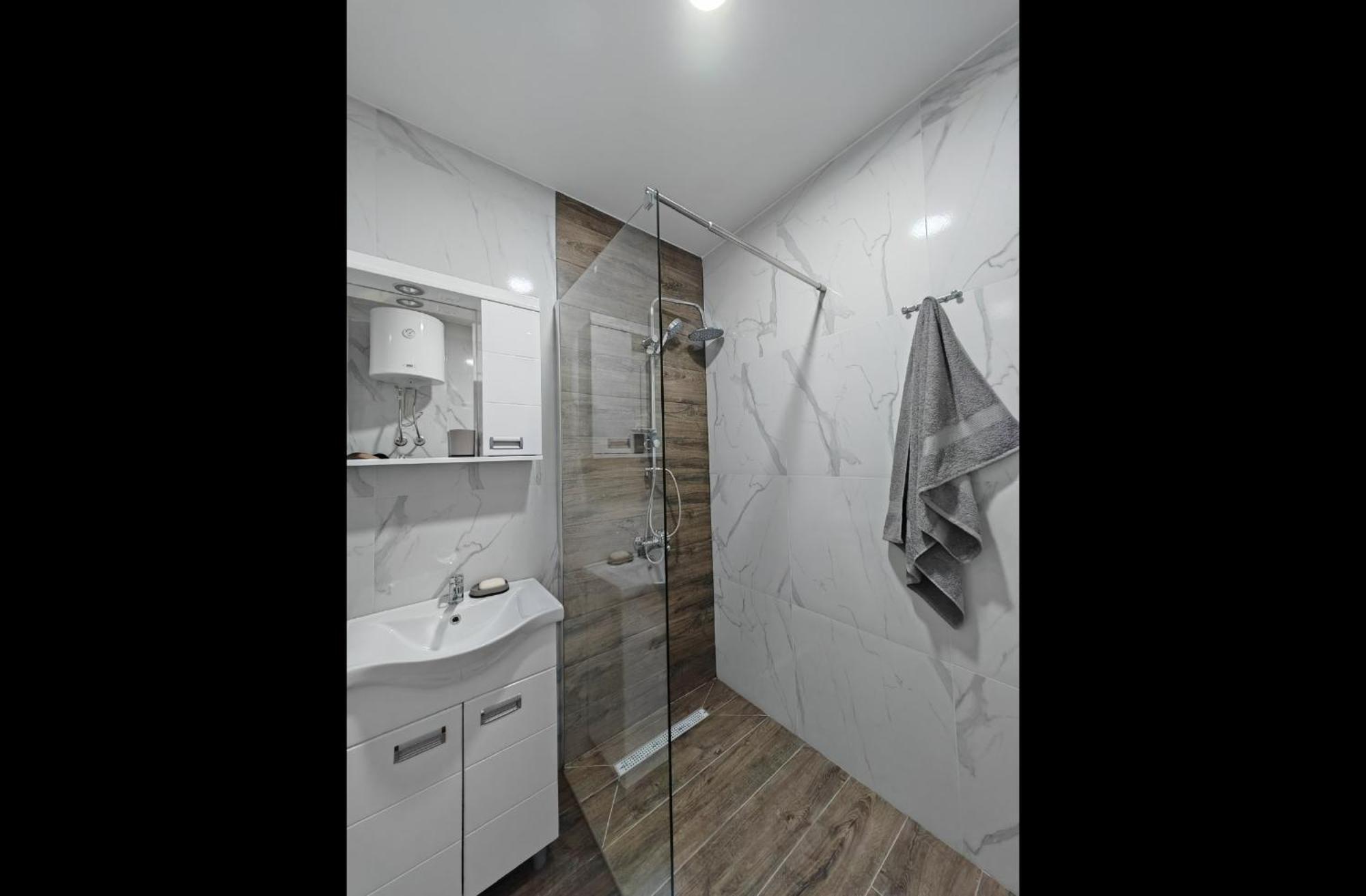 Imperial Apartment เวลิโก กราดิชเต ภายนอก รูปภาพ