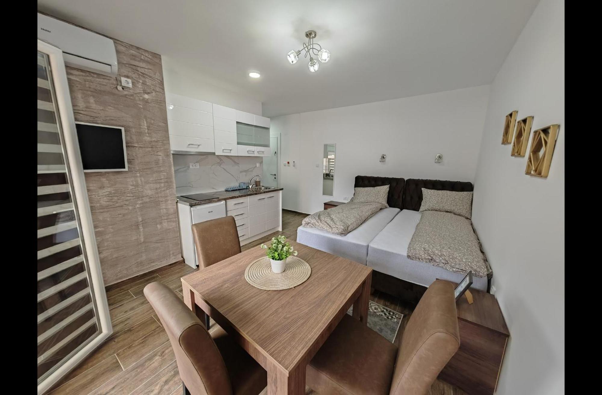 Imperial Apartment เวลิโก กราดิชเต ภายนอก รูปภาพ