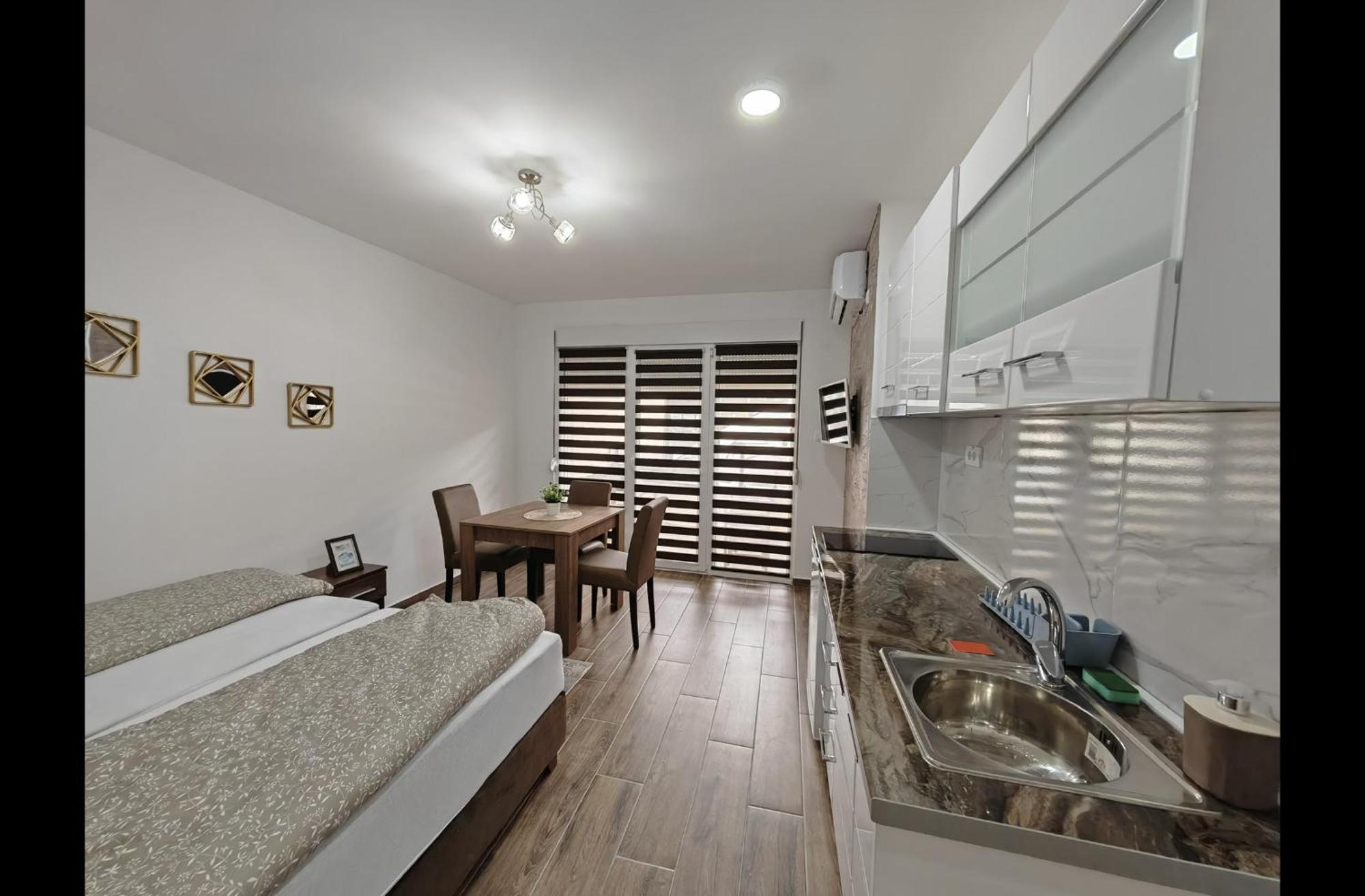 Imperial Apartment เวลิโก กราดิชเต ภายนอก รูปภาพ