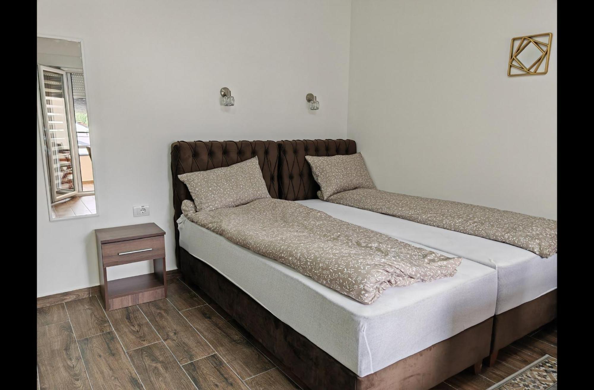 Imperial Apartment เวลิโก กราดิชเต ภายนอก รูปภาพ