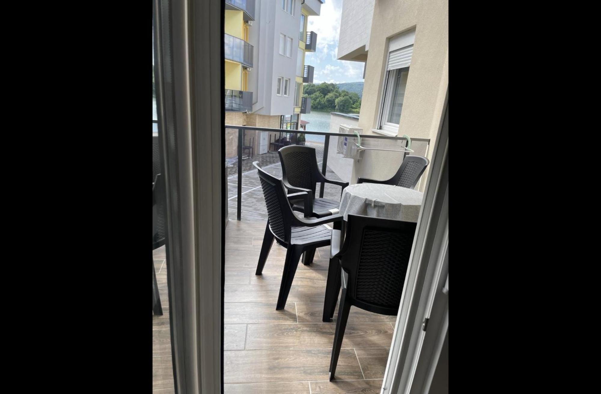 Imperial Apartment เวลิโก กราดิชเต ภายนอก รูปภาพ