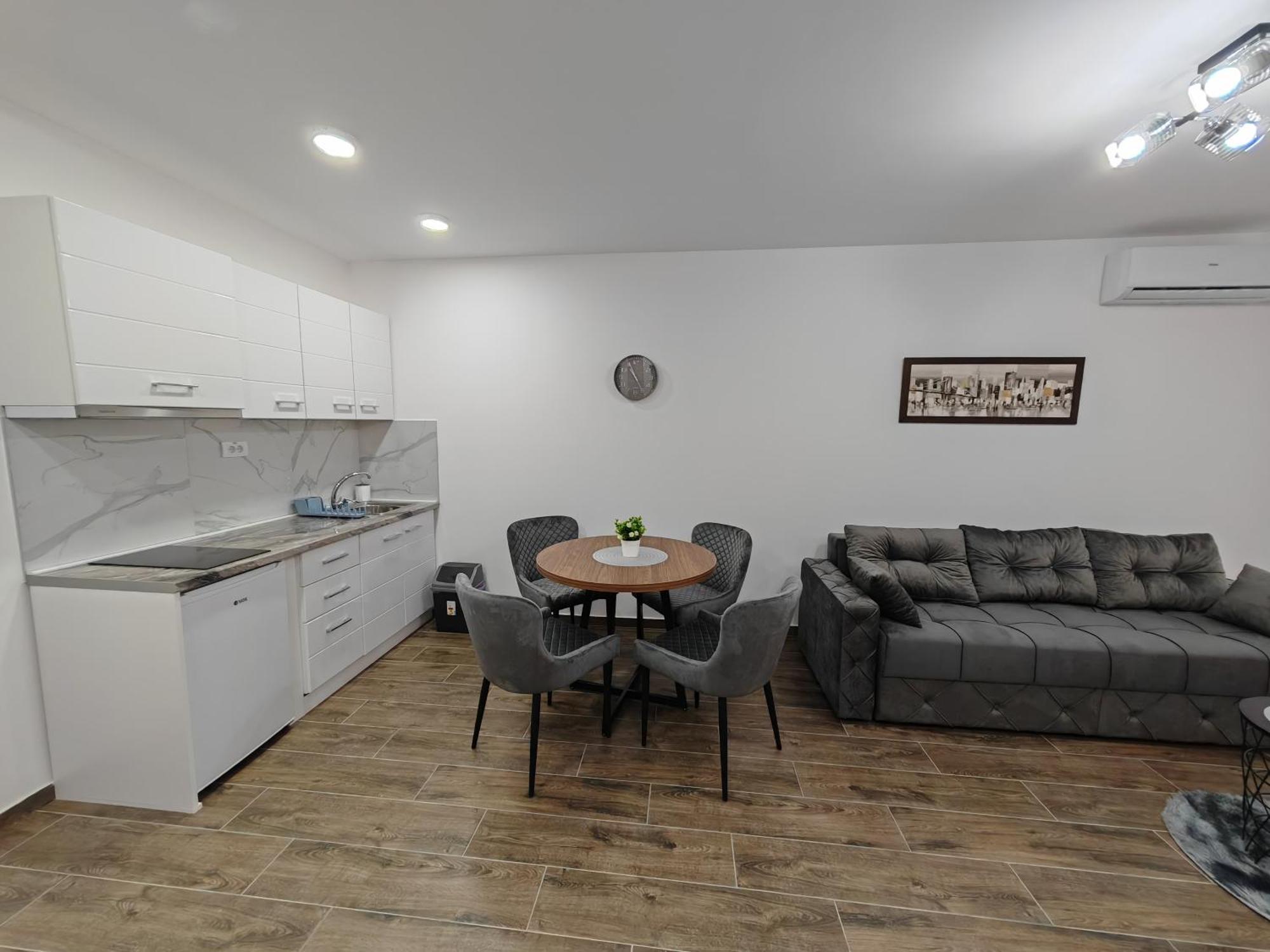 Imperial Apartment เวลิโก กราดิชเต ภายนอก รูปภาพ