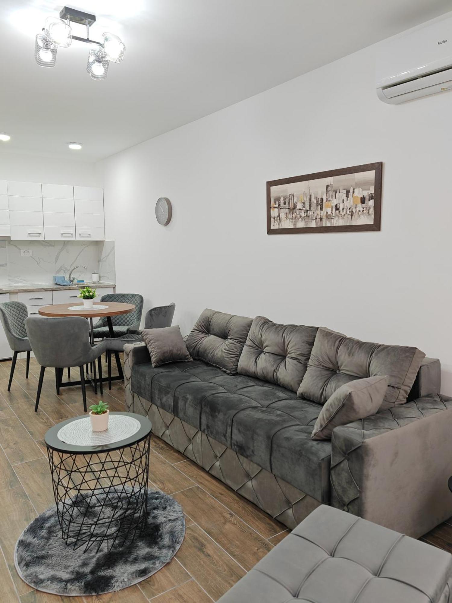 Imperial Apartment เวลิโก กราดิชเต ภายนอก รูปภาพ